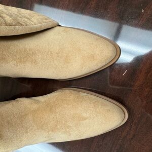 Women’s knee boots